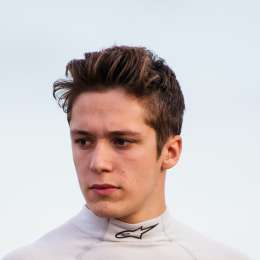 Fenestraz se mantiene adelante