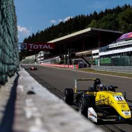 Fenestraz cerró el fin de semana con un 15° puesto