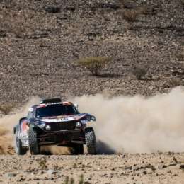 Carlos Sainz, a lo campeón, recupera terreno