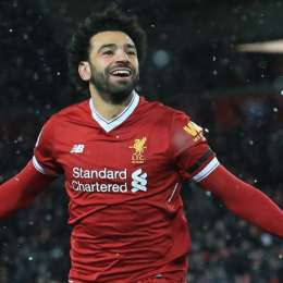 Liverpool multó a Salah por manejar con el celular