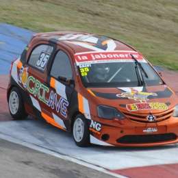 Mauro Salvi y Fabrizio Angeli con la Pole provisional del Turismo Pista