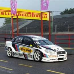 Peluso arrancó con el pie derecho