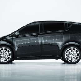 Lanzarán un auto eléctrico con paneles solares