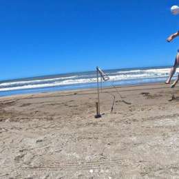 Spataro mostró en la playa sus otras cualidades