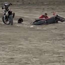 Sam Sunderland se accidentó y Luciano Benavides lo socorrió