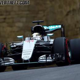 Hamilton a paso firme