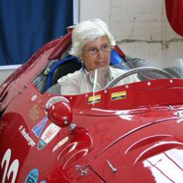 A LOS 88 MANEJÓ LA MASERATI DEL QUÍNTUPLE