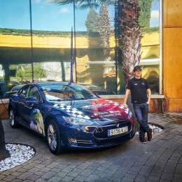 HACKEARON UN AUTO Y LO CONTROLARON A DISTANCIA