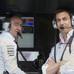 Mercedes culpa a Ferrari