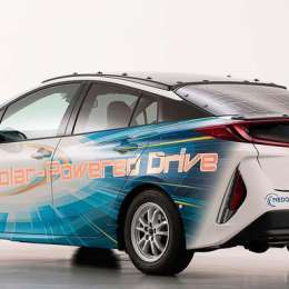 Toyota probará un Prius propulsado con energía solar