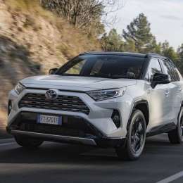 Mejoran cupos y bajan impuestos para eléctricos e híbridos