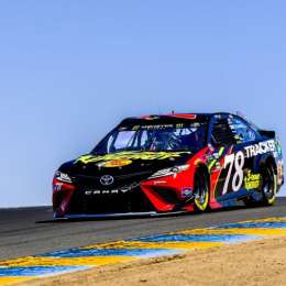 Martin Truex gana la Nascar en el circuito de Sonoma