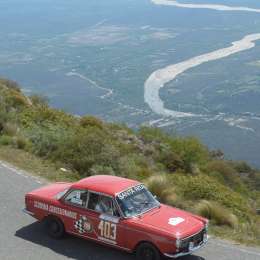 Manuel Urrea lidera el XV Gran Premio Argentino Histórico