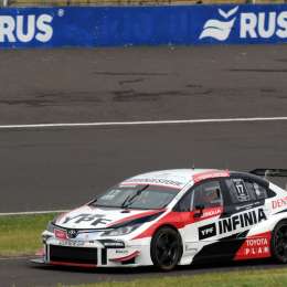 Rossi logró una victoria clave para el campeonato