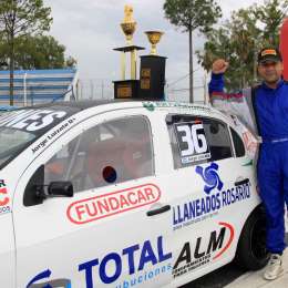 Fue campeón como mecánico y ahora debuta como piloto a nivel nacional