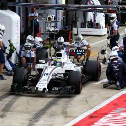 Williams demoledor en los boxes de Silverstone