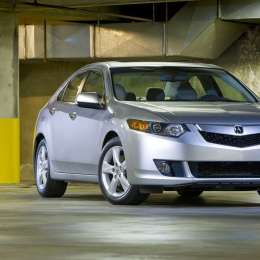 Los famosos con autos modestos