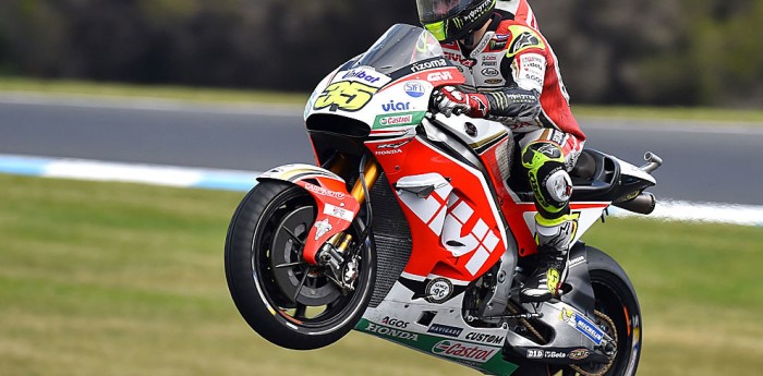 Crutchlow aprovechó y ganó