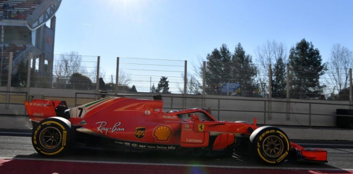 Raikkonen domina la mañana de Barcelona