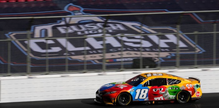 Nascar: Kyle Busch hizo la pole en el Coliseo de Los Ángeles