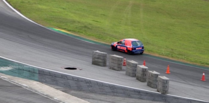 Corrieron con un cráter en Interlagos