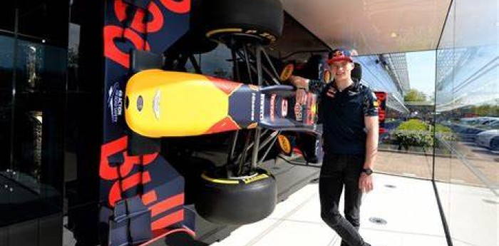 Verstappen y Red Bull, juntos por más tiempo