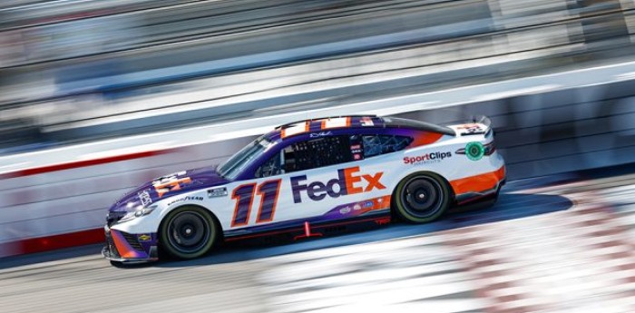 Nascar: Hamlin, el 8° pasajero