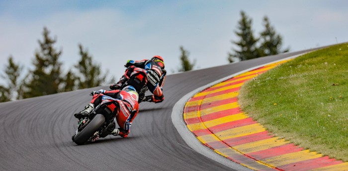 A fondo en Eau Rouge