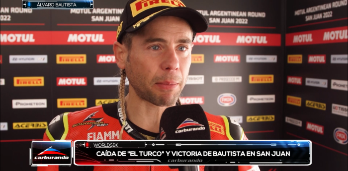 Álvaro Bautista con Carburando: "Tuve mucha suerte cuando se cayó Toprak"