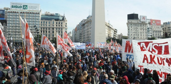 Fin del caos: los piqueteros levantaron la protesta en la avenida 9 de Julio