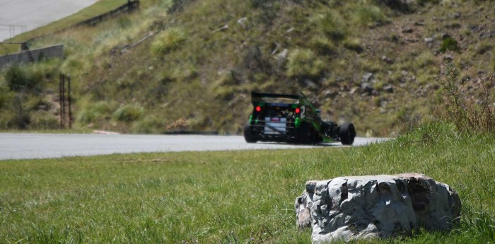 ¡La vieja escuela del TC! con caja en H y motor varillero, a fondo por Balcarce