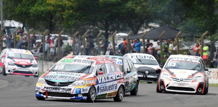 El público respalda la pelea en la pista