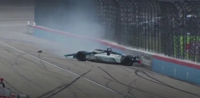 IndyCar: Duro golpe de Takuma Sato contra el paredón en Texas