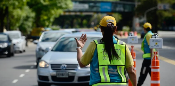 Tránsito: ¿cuánto cuesta la multa por no respetar la prioridad del peatón?