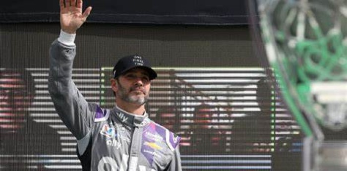 NASCAR: Jimmie Johnson de Chevrolet a Toyota