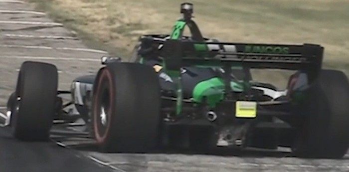 IndyCar: ¡Al límite! Canapino de costado en el Warm Up de Road America