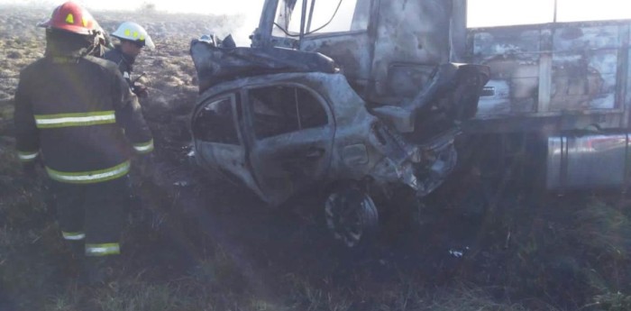 Tragedia en la ruta 41: tres muertos tras un choque entre un camión y un auto