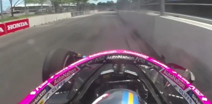 IndyCar: golpe de Lundqvist contra el muro a poco para el final