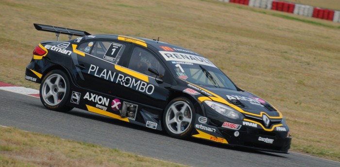 Ardusso mostró la chapa de campeón y se quedó con la pole