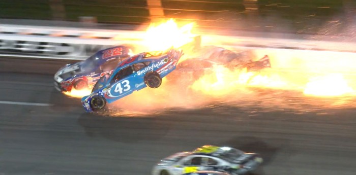 Tremendo accidente en la NASCAR