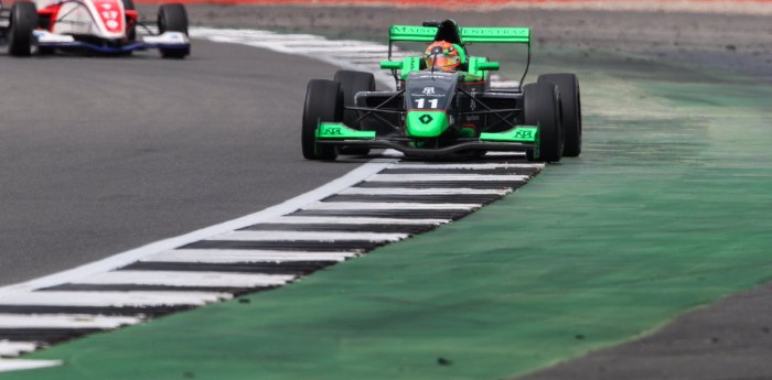 Fenestraz debió abandonar en Silverstone