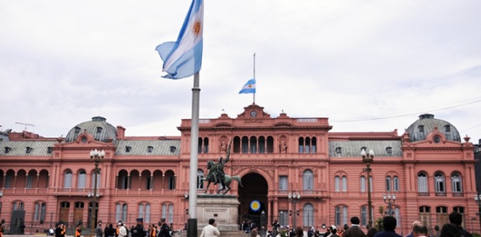 De aquel frío en la plaza al inesperado saludo presidencial