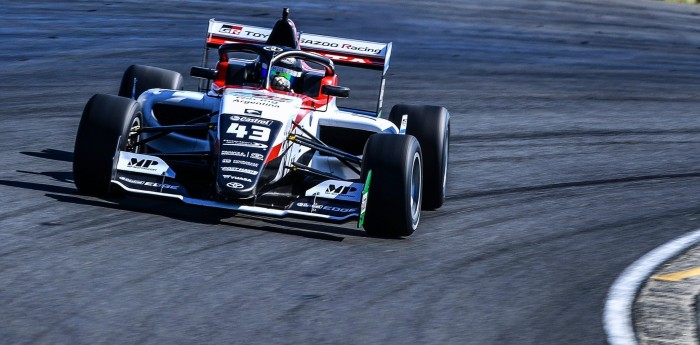 Colapinto sumó en la primera carrera en Hampton Downs