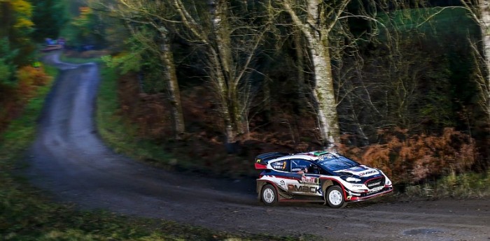 Elfyn Evans se luce en sus pagos, manda en Gales