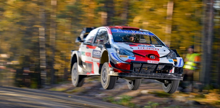 Elfyn Evans ganó en Finlandia y sigue con vida en el campeonato