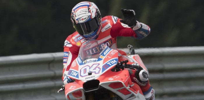 Dovizioso y un polémico gesto contra Márquez