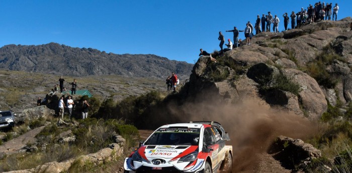 Meeke y Ogier pelean por el podio, gana Neuville