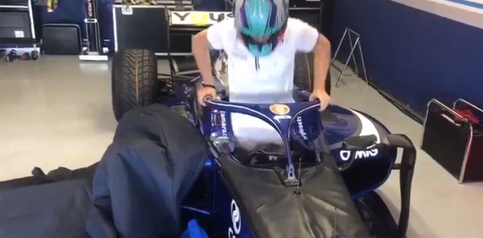 Billy Monger hizo podio y lo festejó a lo Ricciardo