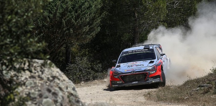 Neuville ganó la etapa del Rally de Italia