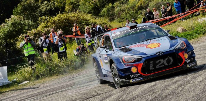 Neuville tomó las riendas en Suecia